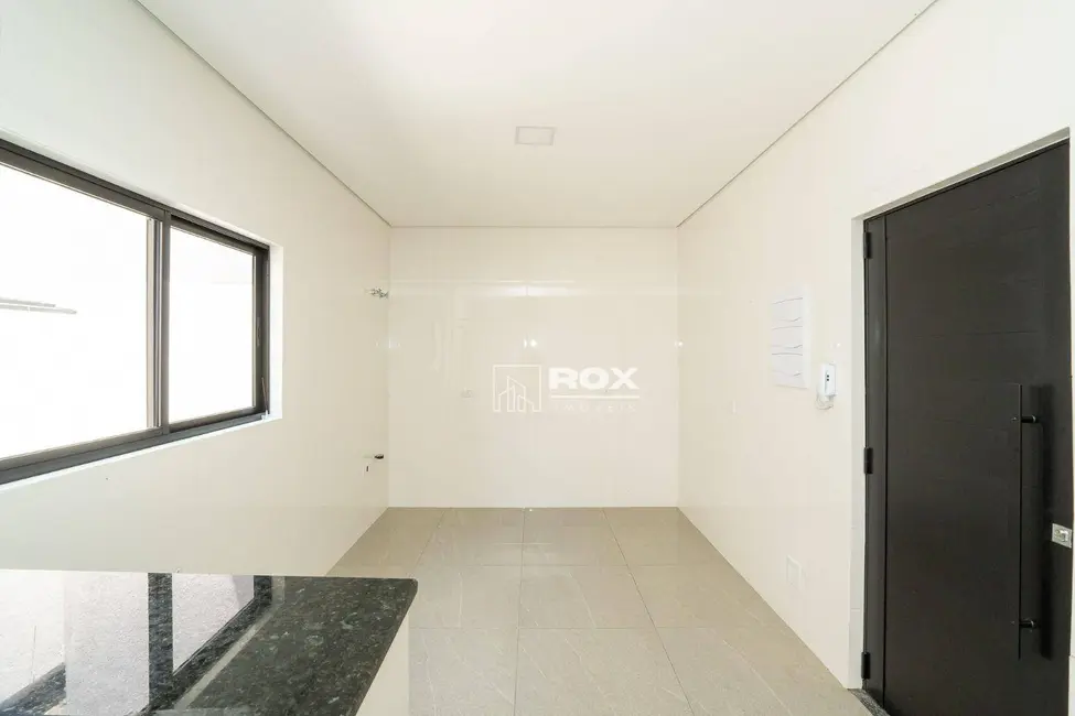 Sobrado com 2 quartos à venda, 118m2 em Santa Cândida, Curitiba - PR - imagem 8 Foto 8 de Sobrado com 2 quartos à venda, 118m2 em Santa Cândida, Curitiba - PR