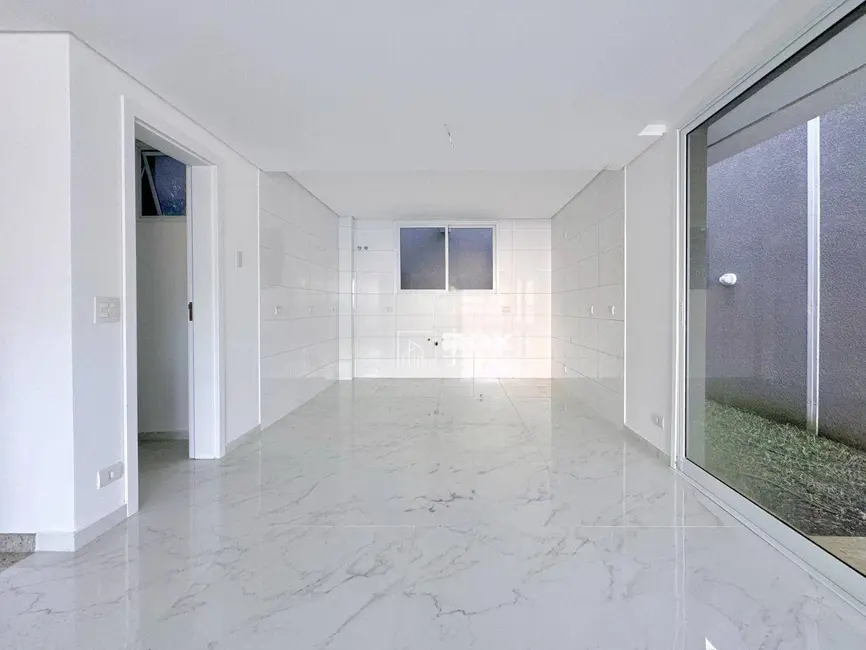 Foto 2 de Casa de Condomínio com 3 quartos à venda, 120m2 em Santa Cândida, Curitiba - PR