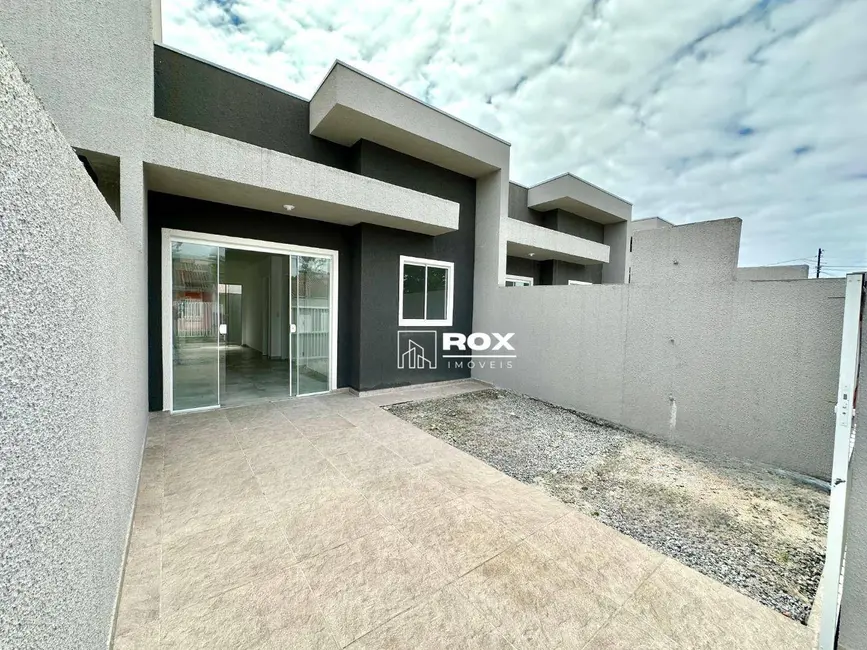 Foto 1 de Casa com 2 quartos à venda, 69m2 em Matinhos - PR