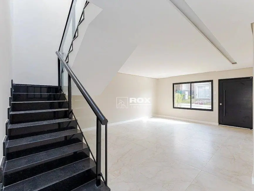 Casa de Condomínio com 4 quartos à venda, 300m2 em Tingui, Curitiba - PR - imagem 5 Foto 5 de Casa de Condomínio com 4 quartos à venda, 300m2 em Tingui, Curitiba - PR