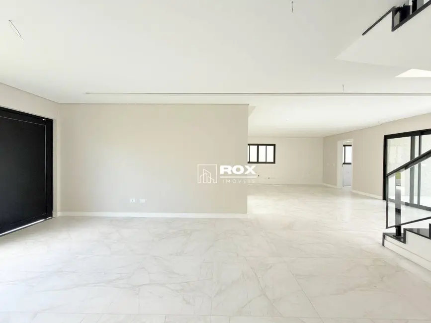 Casa de Condomínio com 4 quartos à venda, 300m2 em Tingui, Curitiba - PR - imagem 3 Foto 3 de Casa de Condomínio com 4 quartos à venda, 300m2 em Tingui, Curitiba - PR