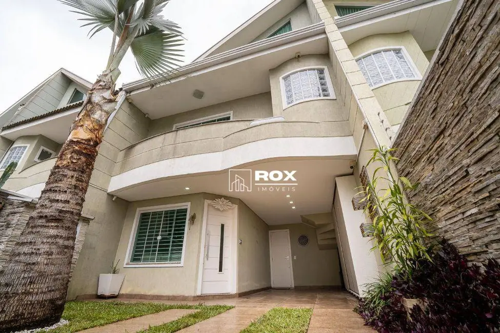 Foto 1 de Sobrado com 3 quartos à venda, 120m2 em Água Verde, Curitiba - PR