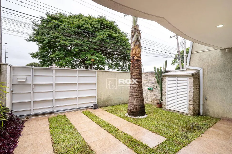 Foto 3 de Sobrado com 3 quartos à venda, 120m2 em Água Verde, Curitiba - PR