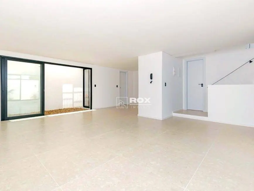 Foto 2 de Sobrado com 3 quartos à venda, 126m2 em Santa Felicidade, Curitiba - PR