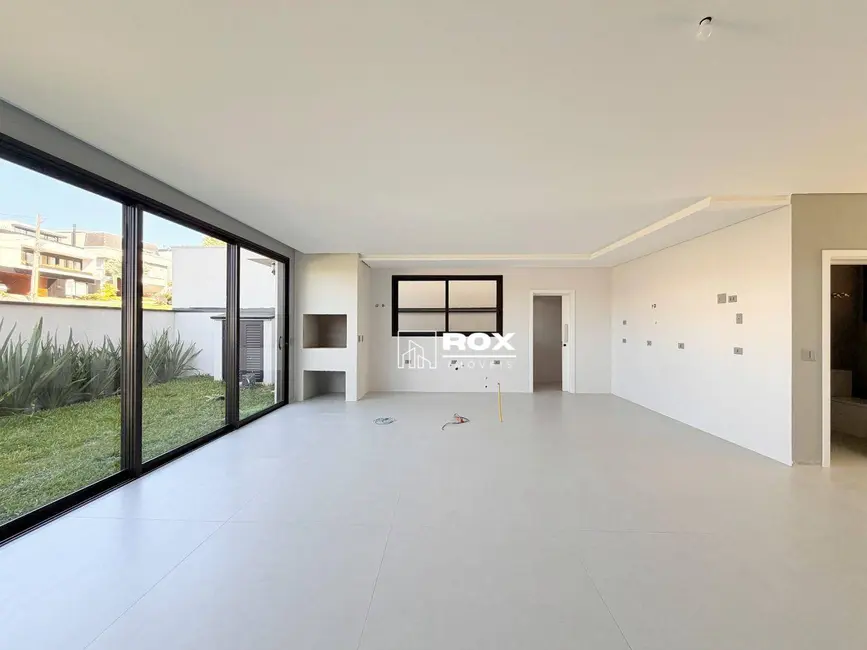 Casa de Condomínio com 4 quartos à venda, 254m2 em Santa Felicidade, Curitiba - PR - imagem 5 Foto 5 de Casa de Condomínio com 4 quartos à venda, 254m2 em Santa Felicidade, Curitiba - PR
