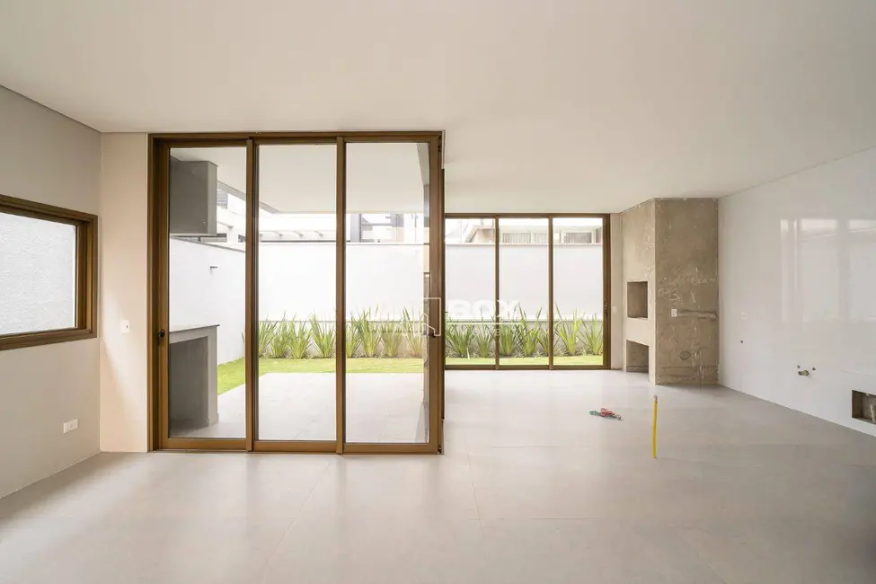 Casa de Condomínio com 4 quartos à venda, 307m2 em São Braz, Curitiba - PR - imagem 8 Foto 8 de Casa de Condomínio com 4 quartos à venda, 307m2 em São Braz, Curitiba - PR