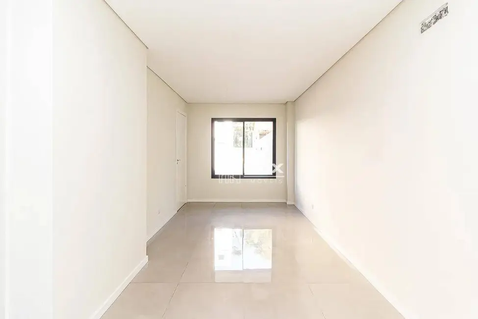 Sobrado com 3 quartos à venda, 135m2 em Boqueirão, Curitiba - PR - imagem 6 Foto 6 de Sobrado com 3 quartos à venda, 135m2 em Boqueirão, Curitiba - PR