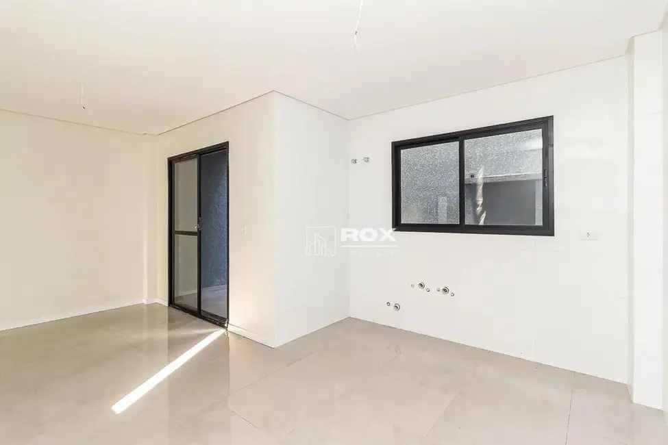 Sobrado com 3 quartos à venda, 135m2 em Boqueirão, Curitiba - PR - imagem 5 Foto 5 de Sobrado com 3 quartos à venda, 135m2 em Boqueirão, Curitiba - PR