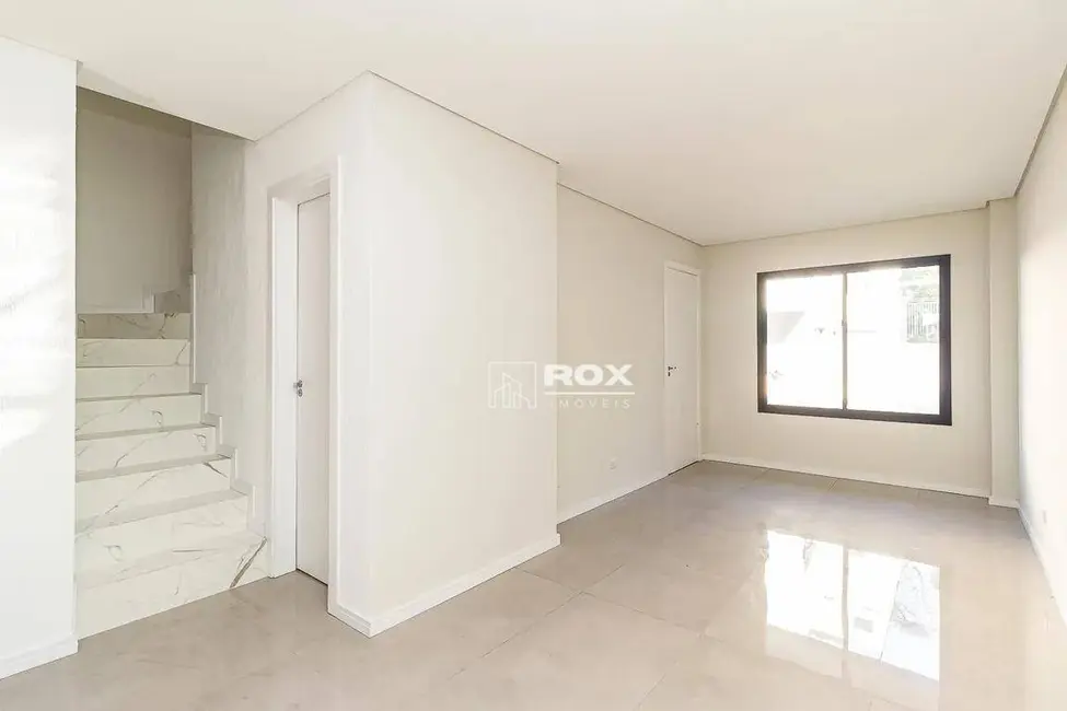 Sobrado com 3 quartos à venda, 135m2 em Boqueirão, Curitiba - PR - imagem 3 Foto 3 de Sobrado com 3 quartos à venda, 135m2 em Boqueirão, Curitiba - PR