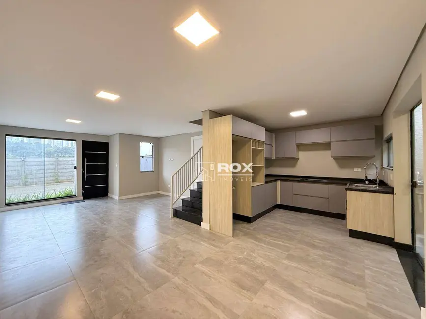 Foto 1 de Sobrado com 3 quartos para alugar, 160m2 em Mossunguê, Curitiba - PR