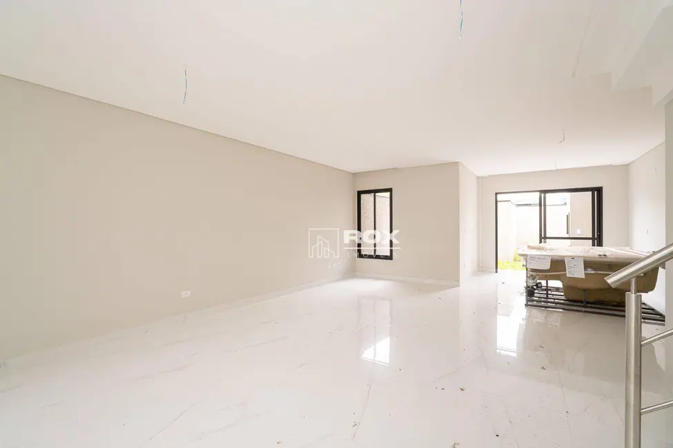 Sobrado com 3 quartos à venda, 152m2 em Água Verde, Curitiba - PR - imagem 6 Foto 6 de Sobrado com 3 quartos à venda, 152m2 em Água Verde, Curitiba - PR
