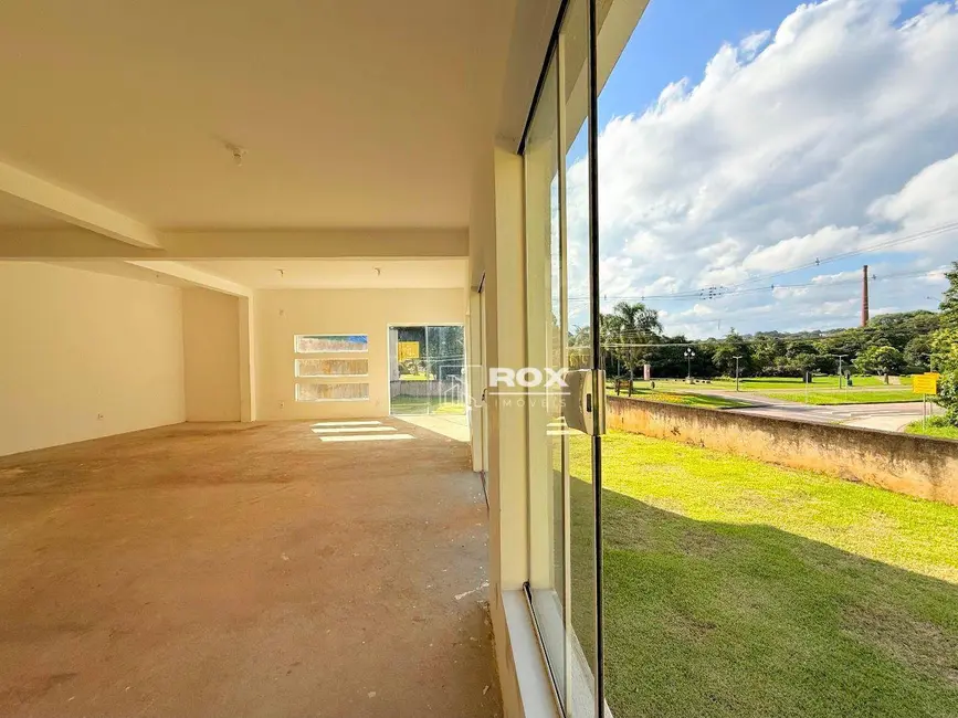 Foto 38 de Casa para alugar, 1390m2 em Santo Inácio, Curitiba - PR