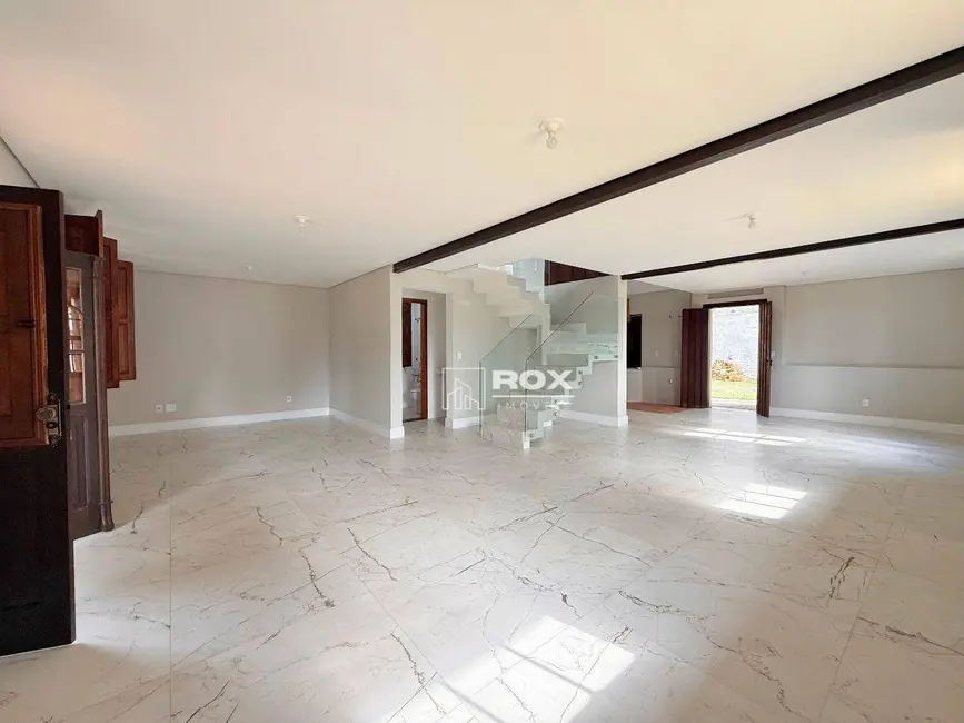 Casa para alugar, 1390m2 em Santo Inácio, Curitiba - PR - imagem 6 Foto 6 de Casa para alugar, 1390m2 em Santo Inácio, Curitiba - PR