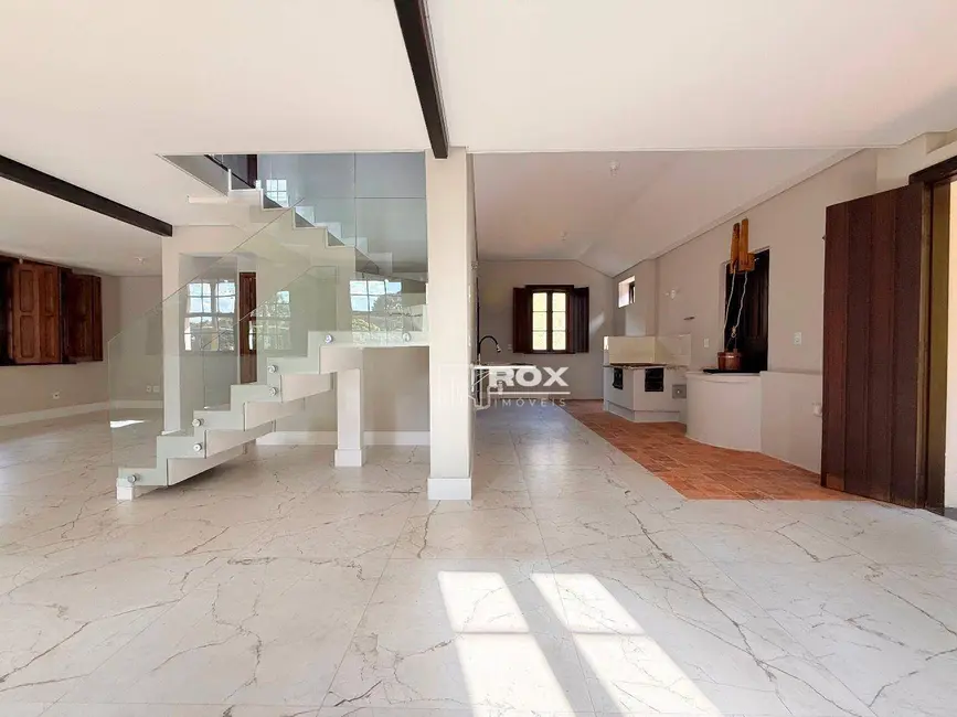 Casa para alugar, 1390m2 em Santo Inácio, Curitiba - PR - imagem 9 Foto 9 de Casa para alugar, 1390m2 em Santo Inácio, Curitiba - PR