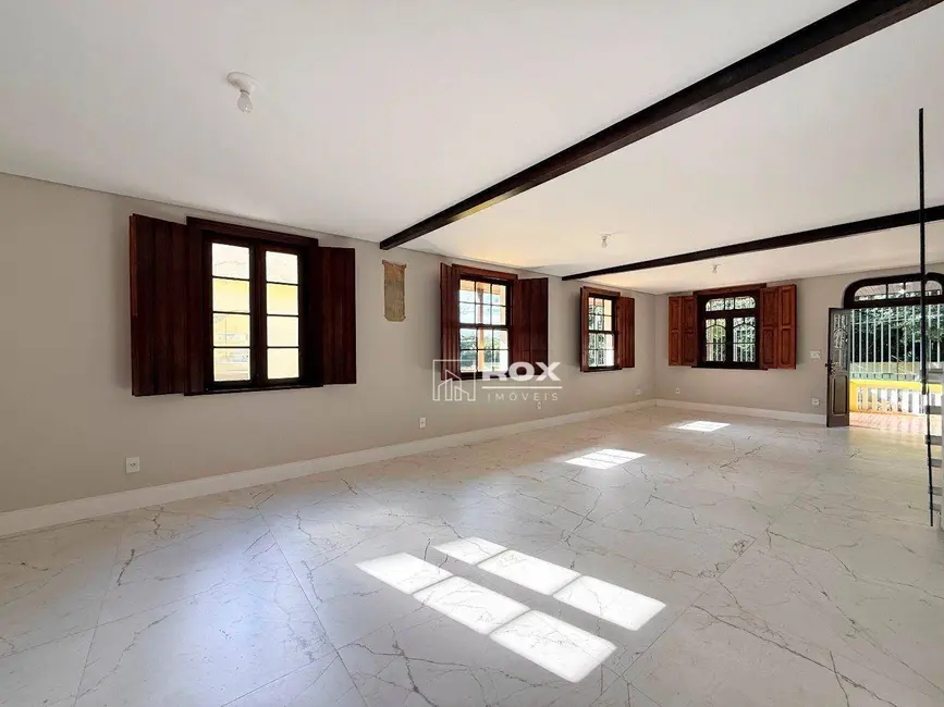 Foto 13 de Casa para alugar, 1390m2 em Santo Inácio, Curitiba - PR