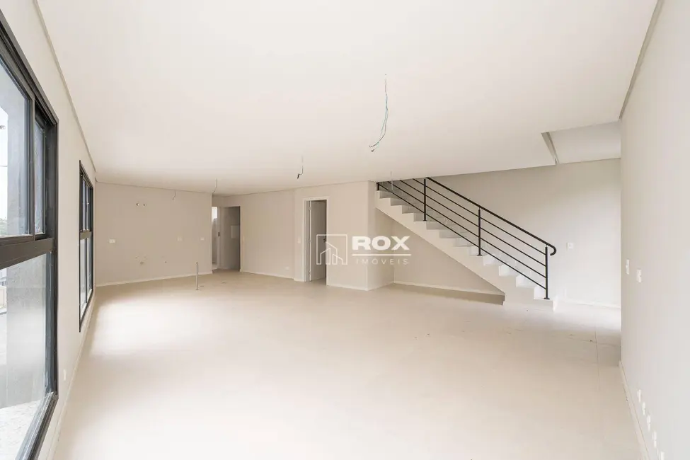 Casa de Condomínio com 3 quartos à venda, 242m2 em Abranches, Curitiba - PR - imagem 8 Foto 8 de Casa de Condomínio com 3 quartos à venda, 242m2 em Abranches, Curitiba - PR