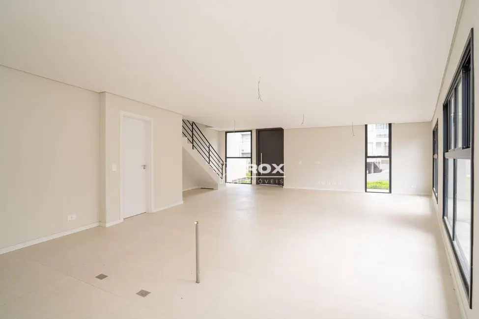 Casa de Condomínio com 3 quartos à venda, 242m2 em Abranches, Curitiba - PR - imagem 6 Foto 6 de Casa de Condomínio com 3 quartos à venda, 242m2 em Abranches, Curitiba - PR