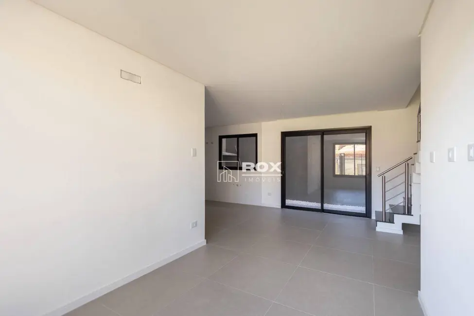 Sobrado com 3 quartos à venda, 157m2 em Pilarzinho, Curitiba - PR - imagem 4 Foto 4 de Sobrado com 3 quartos à venda, 157m2 em Pilarzinho, Curitiba - PR