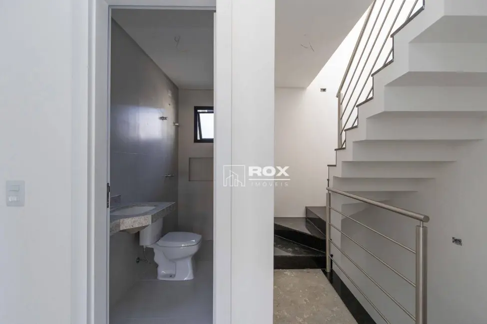 Sobrado com 3 quartos à venda, 157m2 em Pilarzinho, Curitiba - PR - imagem 9 Foto 9 de Sobrado com 3 quartos à venda, 157m2 em Pilarzinho, Curitiba - PR