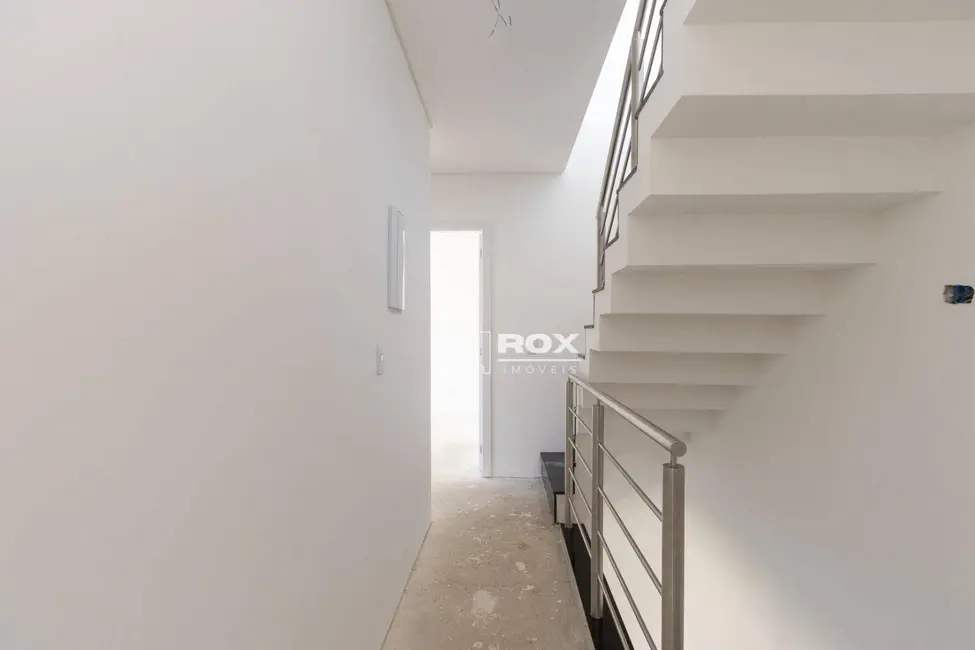 Sobrado com 3 quartos à venda, 161m2 em Pilarzinho, Curitiba - PR - imagem 5 Foto 5 de Sobrado com 3 quartos à venda, 161m2 em Pilarzinho, Curitiba - PR