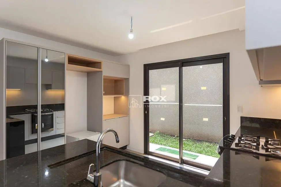 Sobrado com 3 quartos à venda, 141m2 em Pilarzinho, Curitiba - PR - imagem 5 Foto 5 de Sobrado com 3 quartos à venda, 141m2 em Pilarzinho, Curitiba - PR