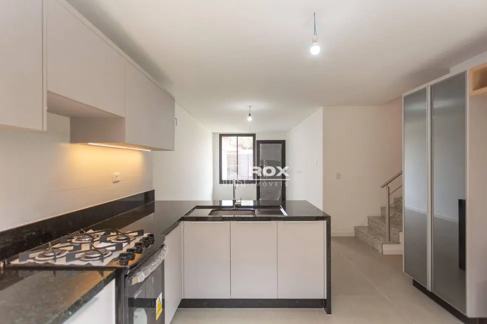 Sobrado com 3 quartos à venda, 141m2 em Pilarzinho, Curitiba - PR - imagem 7 Foto 7 de Sobrado com 3 quartos à venda, 141m2 em Pilarzinho, Curitiba - PR