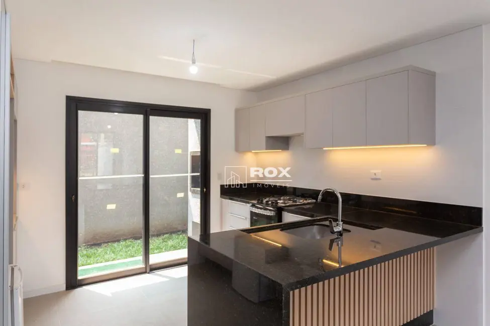 Sobrado com 3 quartos à venda, 141m2 em Pilarzinho, Curitiba - PR - imagem 6 Foto 6 de Sobrado com 3 quartos à venda, 141m2 em Pilarzinho, Curitiba - PR