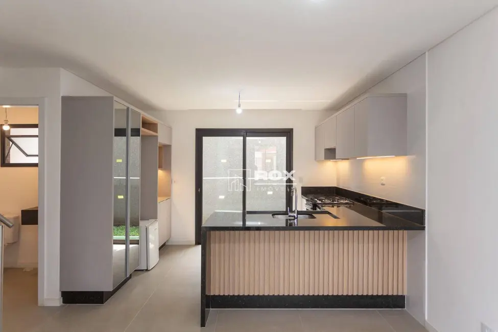 Sobrado com 3 quartos à venda, 141m2 em Pilarzinho, Curitiba - PR - imagem 4 Foto 4 de Sobrado com 3 quartos à venda, 141m2 em Pilarzinho, Curitiba - PR