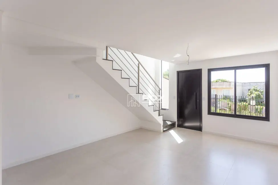 Sobrado com 3 quartos à venda, 116m2 em Atuba, Curitiba - PR - imagem 4 Foto 4 de Sobrado com 3 quartos à venda, 116m2 em Atuba, Curitiba - PR