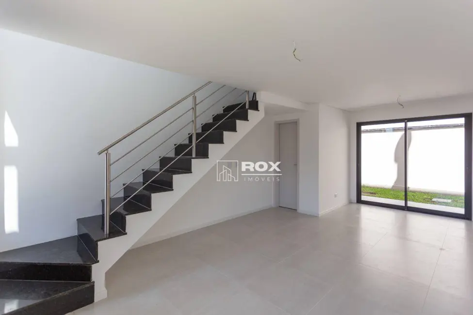 Sobrado com 3 quartos à venda, 151m2 em Atuba, Curitiba - PR - imagem 8 Foto 8 de Sobrado com 3 quartos à venda, 151m2 em Atuba, Curitiba - PR