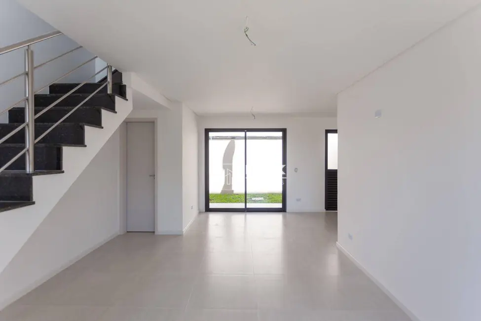 Sobrado com 3 quartos à venda, 151m2 em Atuba, Curitiba - PR - imagem 9 Foto 9 de Sobrado com 3 quartos à venda, 151m2 em Atuba, Curitiba - PR