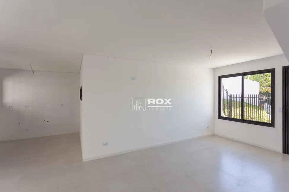 Sobrado com 3 quartos à venda, 151m2 em Atuba, Curitiba - PR - imagem 7 Foto 7 de Sobrado com 3 quartos à venda, 151m2 em Atuba, Curitiba - PR