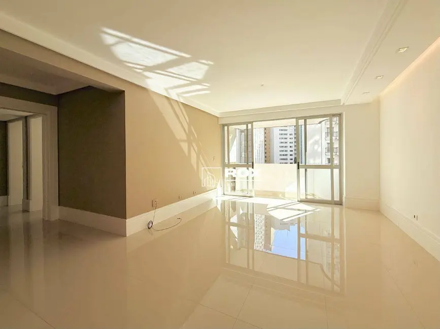 Foto 5 de Apartamento com 3 quartos para alugar, 253m2 em Batel, Curitiba - PR