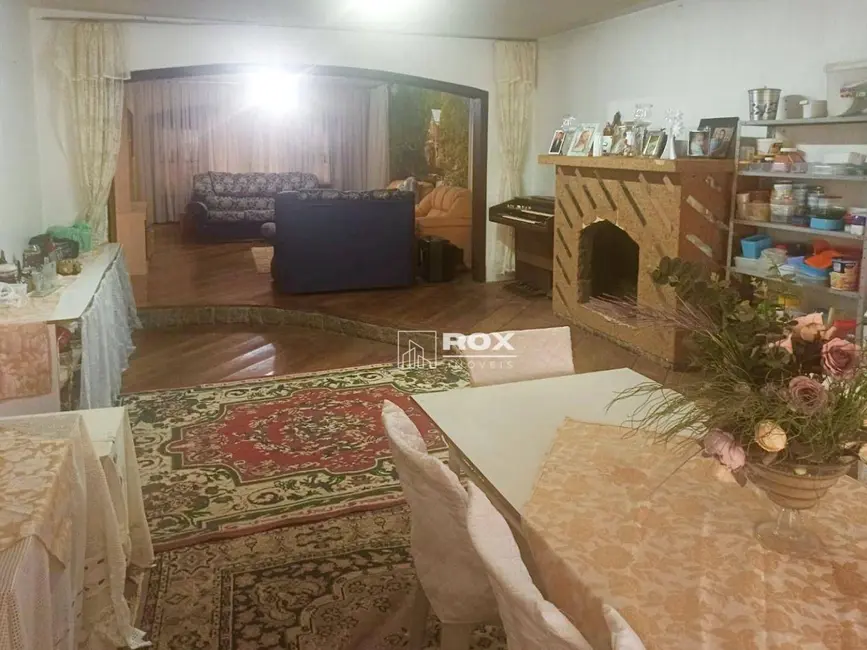 Casa com 3 quartos à venda, 1040m2 em Centro, Colombo - PR - imagem 8 Foto 8 de Casa com 3 quartos à venda, 1040m2 em Centro, Colombo - PR