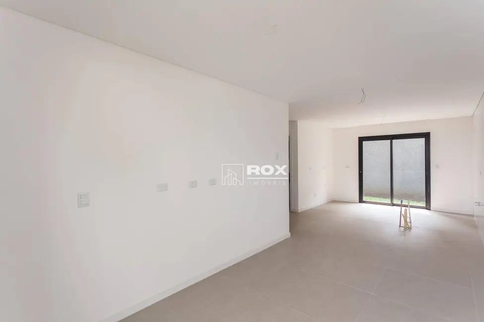 Sobrado com 3 quartos à venda, 139m2 em Pilarzinho, Curitiba - PR - imagem 5 Foto 5 de Sobrado com 3 quartos à venda, 139m2 em Pilarzinho, Curitiba - PR