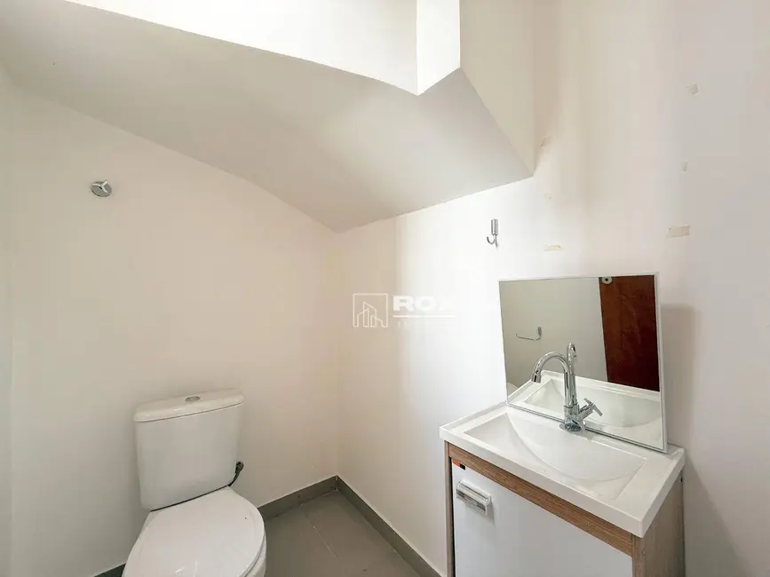 Sobrado com 4 quartos à venda, 120m2 em Cachoeira, Curitiba - PR - imagem 9 Foto 9 de Sobrado com 4 quartos à venda, 120m2 em Cachoeira, Curitiba - PR