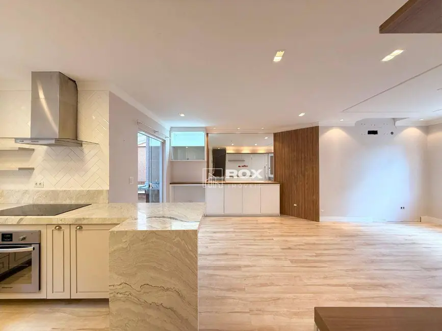 Sobrado com 3 quartos à venda, 180m2 em Pilarzinho, Curitiba - PR - imagem 3 Foto 3 de Sobrado com 3 quartos à venda, 180m2 em Pilarzinho, Curitiba - PR