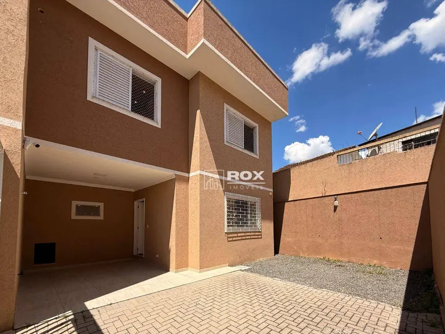 Foto 1 de Sobrado com 3 quartos à venda, 180m2 em Pilarzinho, Curitiba - PR