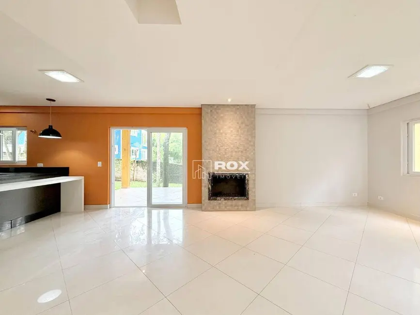 Foto 3 de Casa de Condomínio com 5 quartos para alugar, 737m2 em Cascatinha, Curitiba - PR