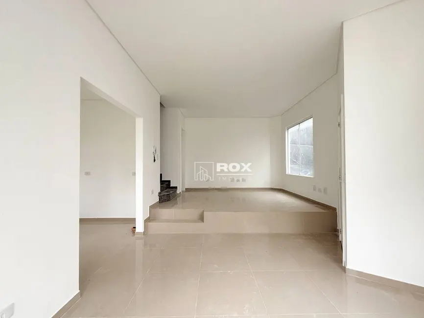 Foto 3 de Sobrado com 3 quartos para alugar, 98m2 em Santa Cândida, Curitiba - PR