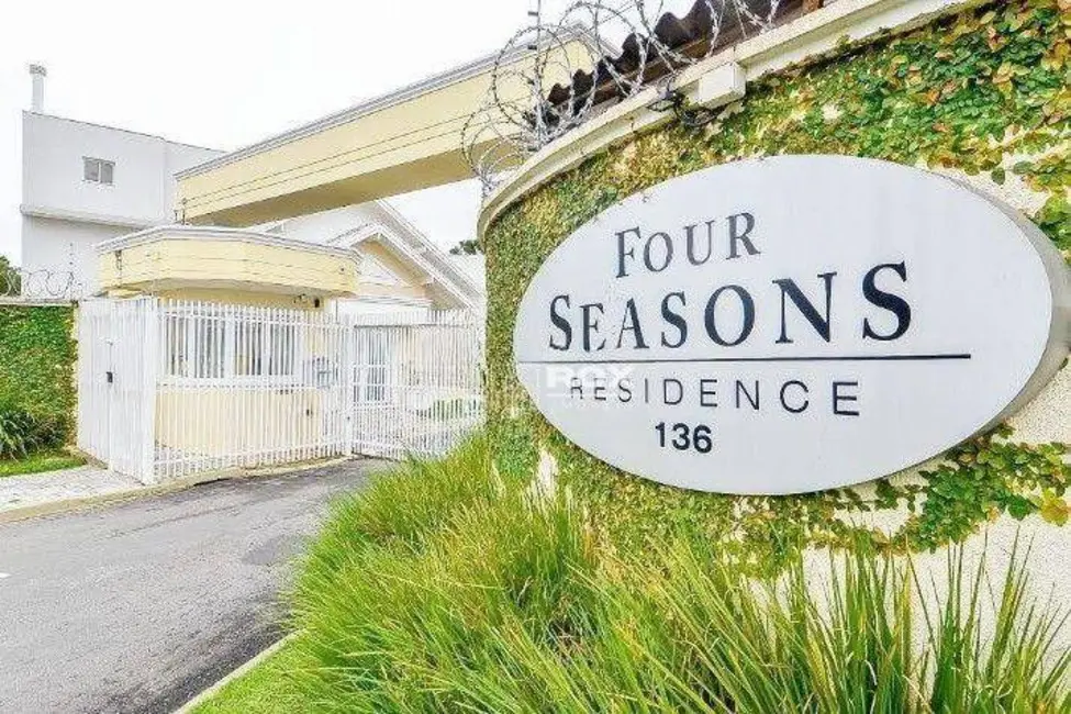 Foto 1 de Terreno / Lote à venda, 320m2 em Butiatuvinha, Curitiba - PR