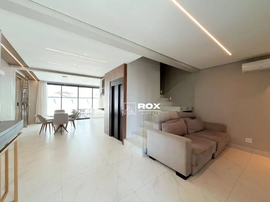 Foto 3 de Casa de Condomínio com 4 quartos à venda, 250m2 em Santa Cândida, Curitiba - PR