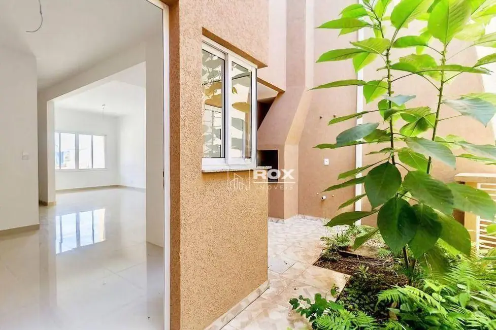 Sobrado com 4 quartos à venda, 180m2 em São Braz, Curitiba - PR - imagem 7 Foto 7 de Sobrado com 4 quartos à venda, 180m2 em São Braz, Curitiba - PR