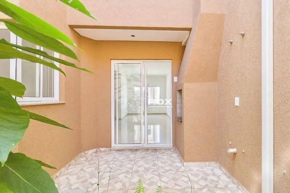 Sobrado com 4 quartos à venda, 180m2 em São Braz, Curitiba - PR - imagem 8 Foto 8 de Sobrado com 4 quartos à venda, 180m2 em São Braz, Curitiba - PR