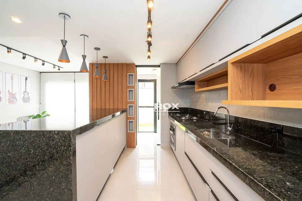 Sobrado com 3 quartos à venda, 75m2 em Butiatuvinha, Curitiba - PR - imagem 7 Foto 7 de Sobrado com 3 quartos à venda, 75m2 em Butiatuvinha, Curitiba - PR