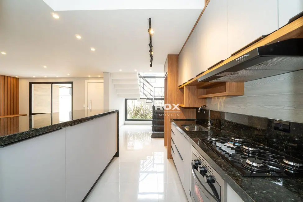 Sobrado com 3 quartos à venda, 75m2 em Butiatuvinha, Curitiba - PR - imagem 9 Foto 9 de Sobrado com 3 quartos à venda, 75m2 em Butiatuvinha, Curitiba - PR