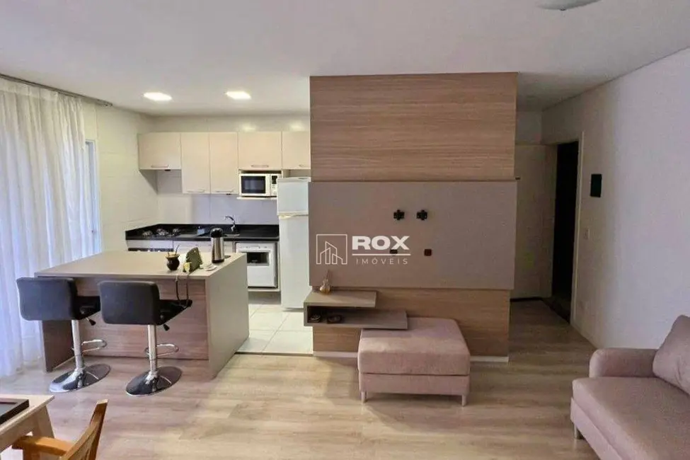 Foto 2 de Apartamento com 2 quartos à venda, 64m2 em Santo Inácio, Curitiba - PR