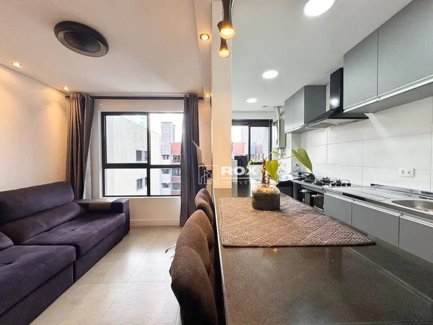 Apartamento com 3 quartos à venda, 110m2 em Santo Inácio, Curitiba - PR - imagem 7 Foto 7 de Apartamento com 3 quartos à venda, 110m2 em Santo Inácio, Curitiba - PR