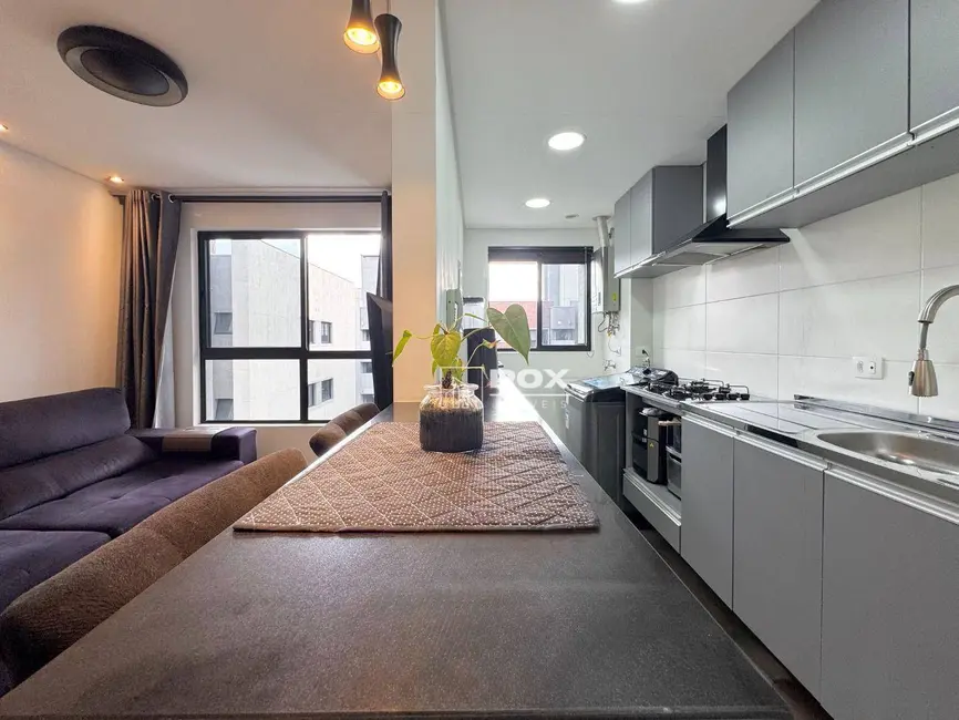 Apartamento com 3 quartos à venda, 110m2 em Santo Inácio, Curitiba - PR - imagem 4 Foto 4 de Apartamento com 3 quartos à venda, 110m2 em Santo Inácio, Curitiba - PR