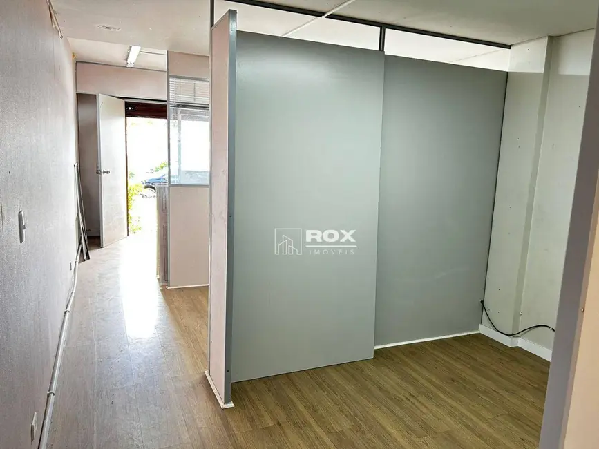 Sala Comercial para alugar, 27m2 em Bacacheri, Curitiba - PR - imagem 8 Foto 8 de Sala Comercial para alugar, 27m2 em Bacacheri, Curitiba - PR